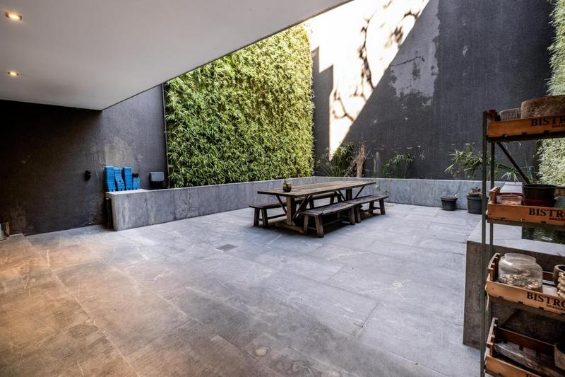 7 Bedroom Property for Sale in Bantry Bay Western Cape